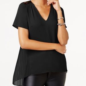 💐CLOSET CLEAROUT💐MICHAEL MK Pleated Back Top